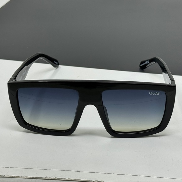 Quay australia GET IN LINE Black flat top shield sunglasses - Picture 1 of 12